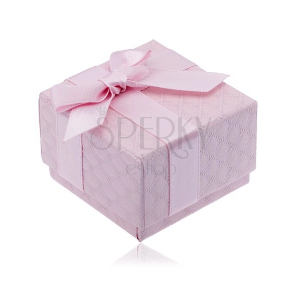 Pink jewellery gift box with square pattern, bow