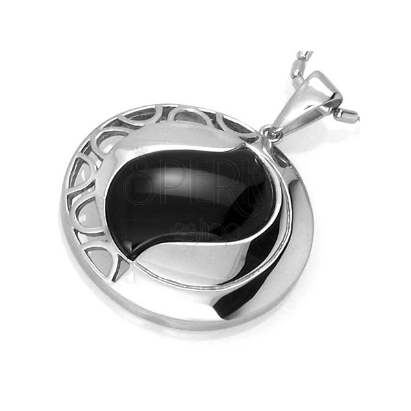 Circle pendant with black agate