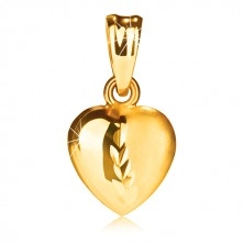 375 gold pendant - symmetrical heart with glossy and matt half, grooves