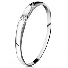 Diamond ring made of white 14K gold - brilliant in clear colour, slightly protruding shoulders