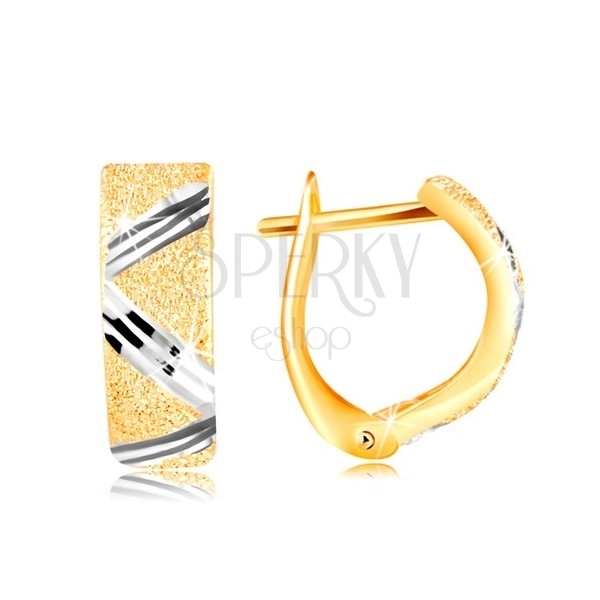 14K gold earrings - sparkling gritted surface with zig-zag line of white gold