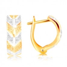 585 gold earrings - sparkling gritted surface, two-coloured V pattern