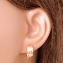 Earrings in yellow 14K gold - shiny cuts on a matt arc