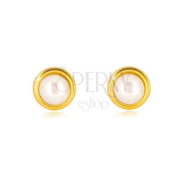 375 gold earrings - freshwater pearl of white colour in round holder, studs