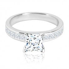 925 silver ring - zircon square of clear colour in mount, glittery arms