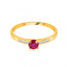 Ring made of 14K yellow gold – radiant round ruby in a mount, zircon strips