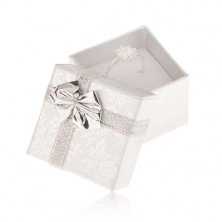 Present box - silver roses, silver ribbon, 40 mm